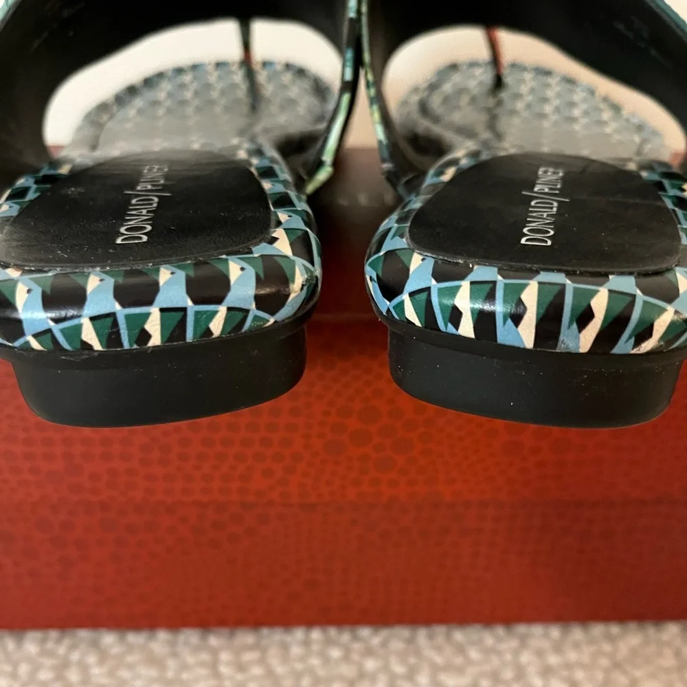 Donald Pliner Sandals - Picture 7 of 9